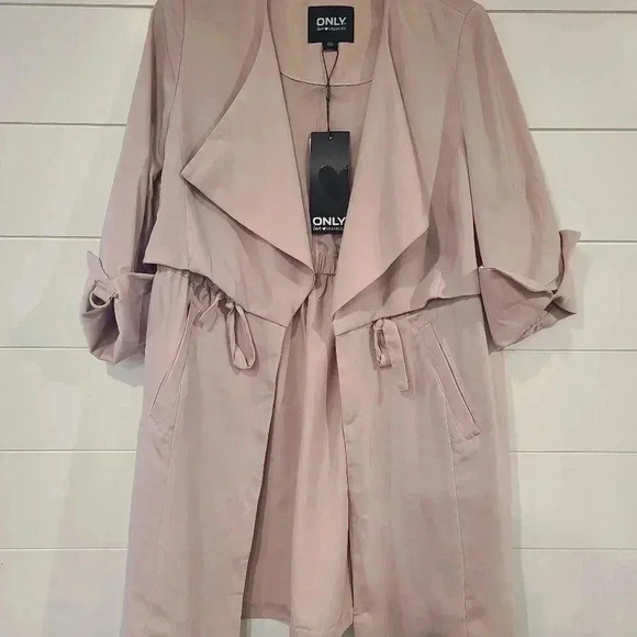 Blush summer jacket  - Picture 1 of 8